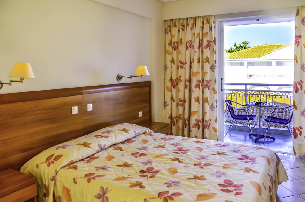 ZTH_70799_Meridien_Beach_0222_19.jpg