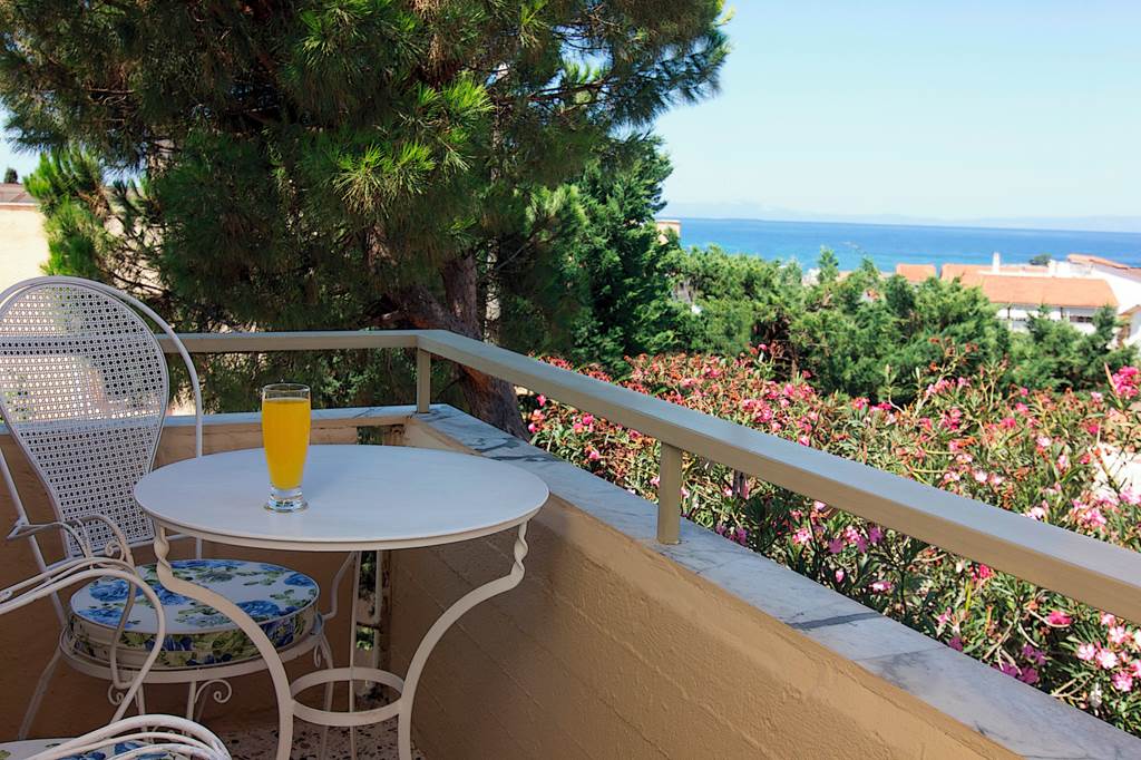KLX_81352_Stoupa_Hotel_1019_04.jpg