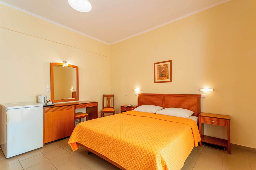 KLX_81352_Stoupa_Hotel_1121_05.jpg