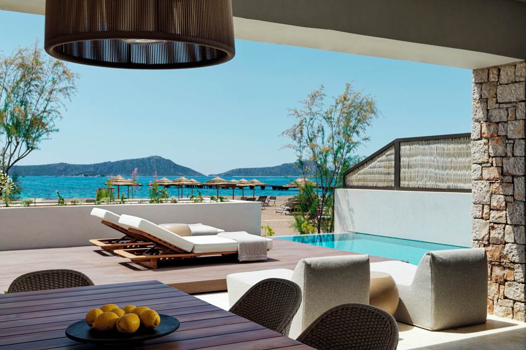 KLX_85207_W_Costa_Navarino_0325_04.jpg