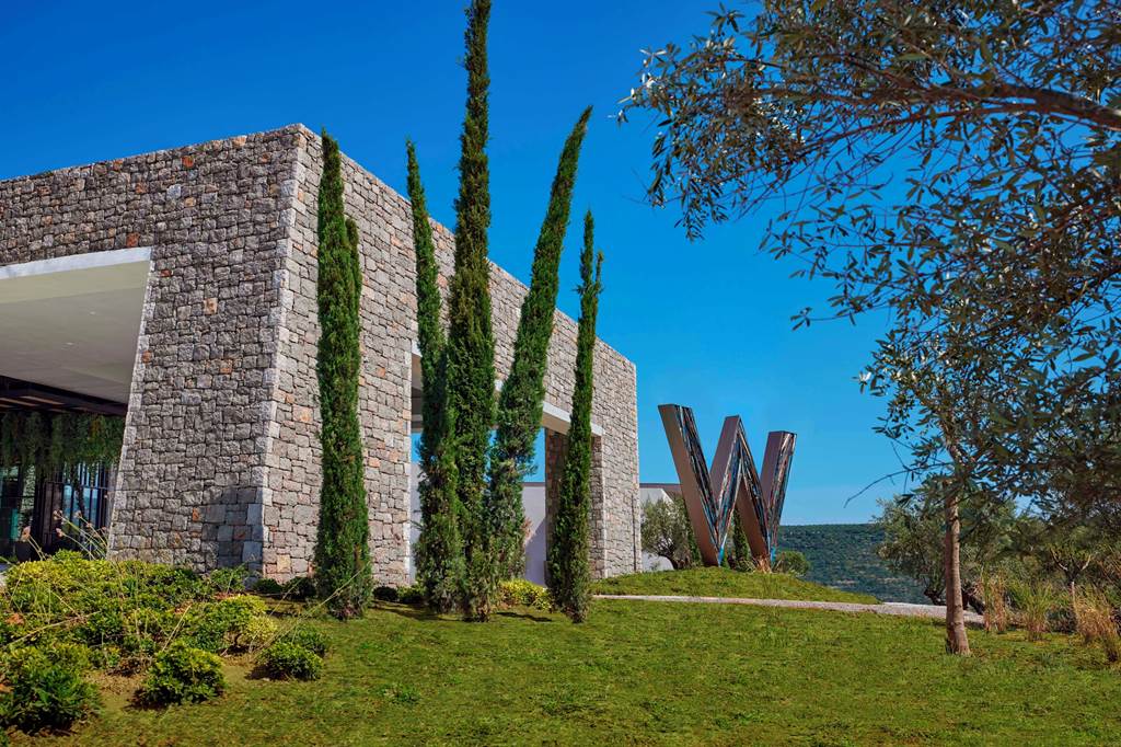 KLX_85207_W_Costa_Navarino_0323_19.jpg