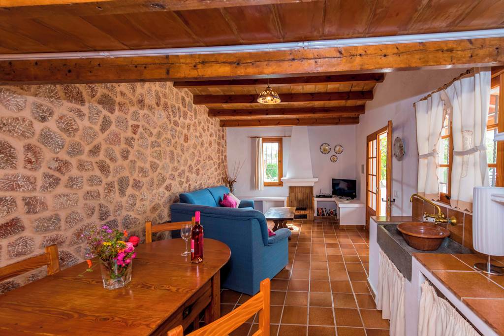 PMI_81774_Villa_Can_Cuxach_1219_16.jpg