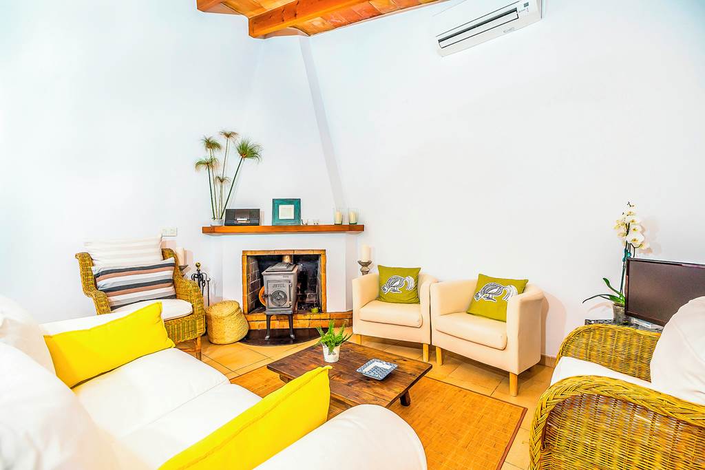 PMI_79768_Villa_Can_Petit_0119_03.jpg