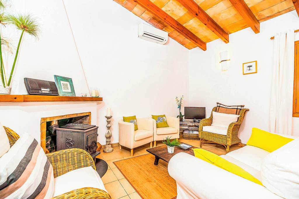 PMI_79768_Villa_Can_Petit_0119_02.jpg