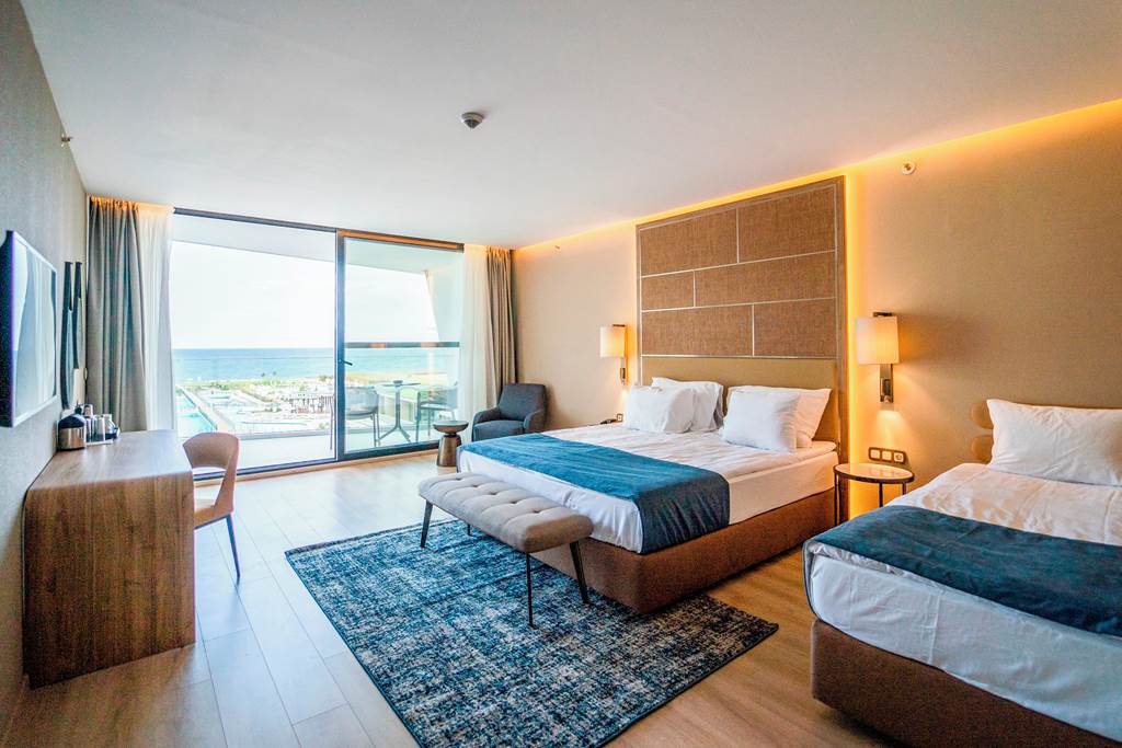BOJ_79197_Wave_Resort_1119_03.jpg