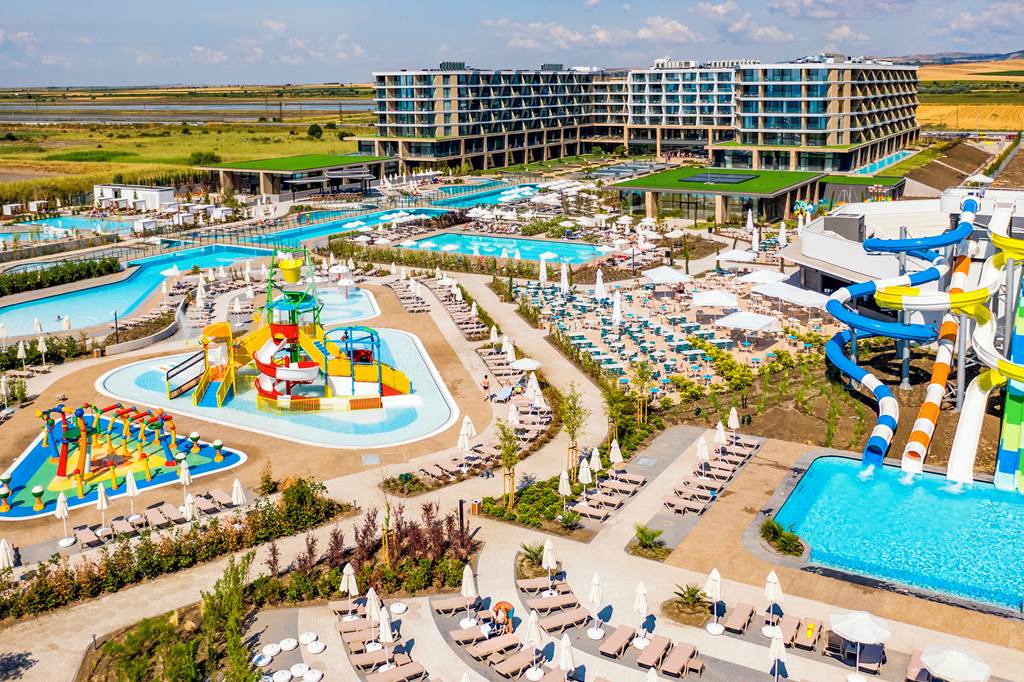 BOJ_79197_Wave_Resort_0719_29.jpg
