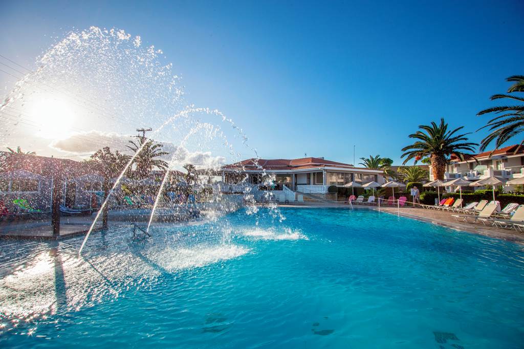 ZTH_70745_Golden_Sun_Hotel_1124_01.jpg