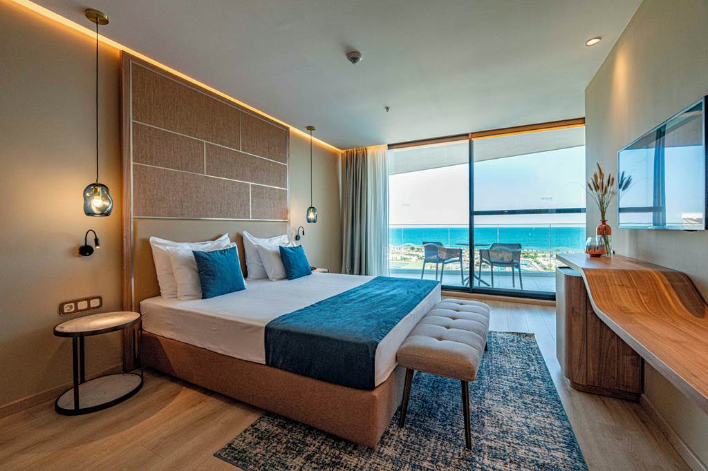 BOJ_79197_Wave_Resort_1121_05.jpg