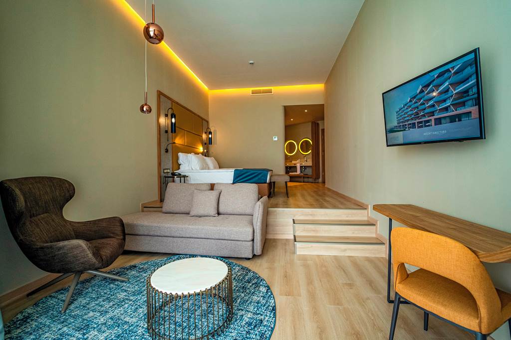 BOJ_79197_Wave_Resort_0719_28.jpg
