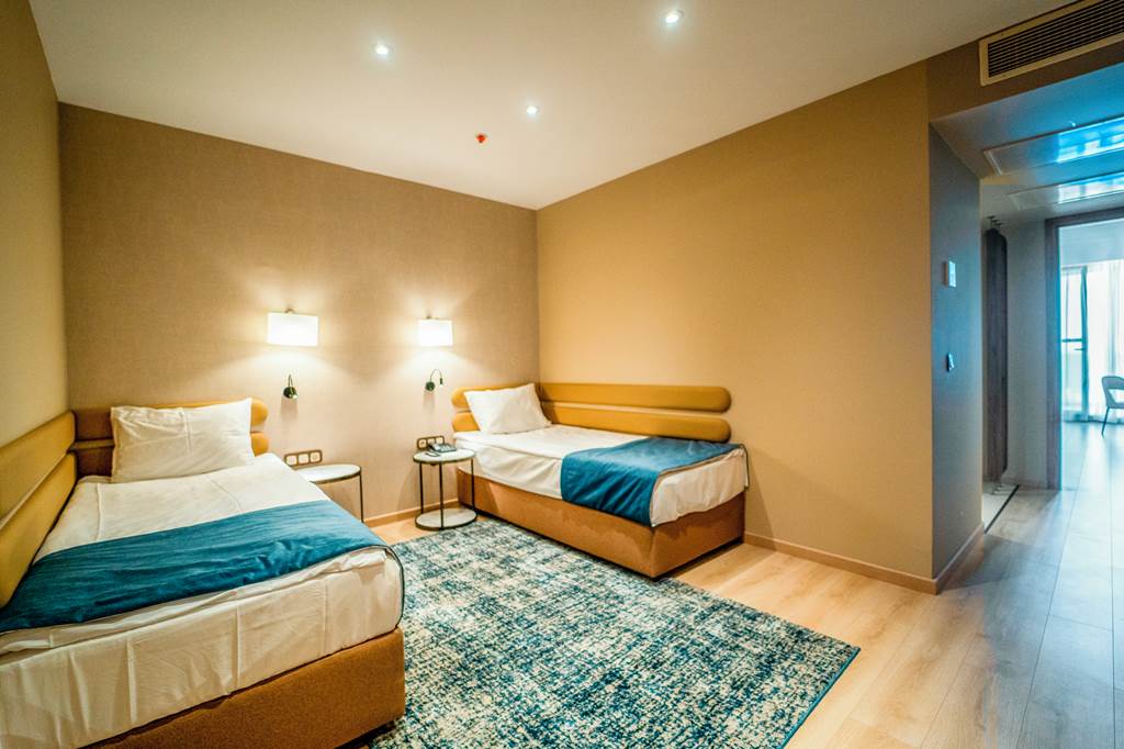 BOJ_79197_Wave_Resort_0719_33.jpg