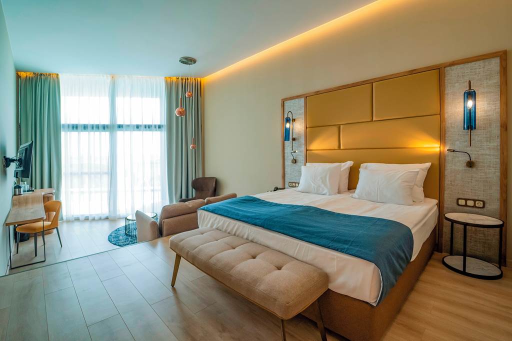 BOJ_79197_Wave_Resort_0719_27.jpg