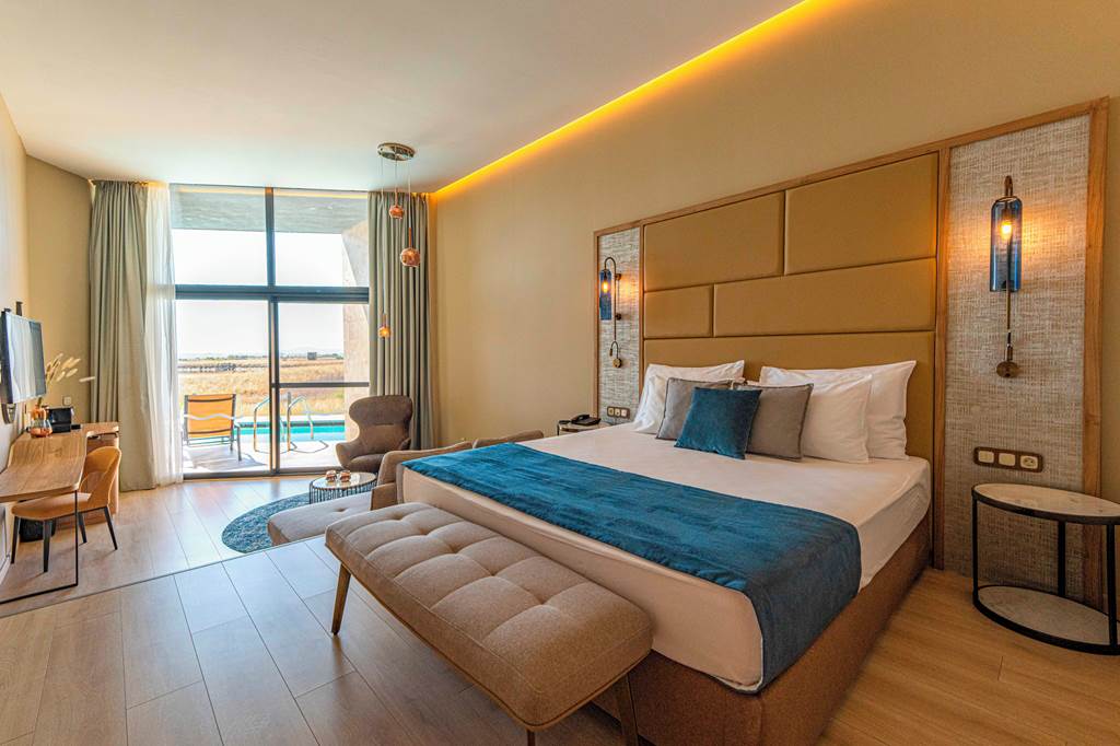 BOJ_79197_Wave_Resort_1222_02.jpg