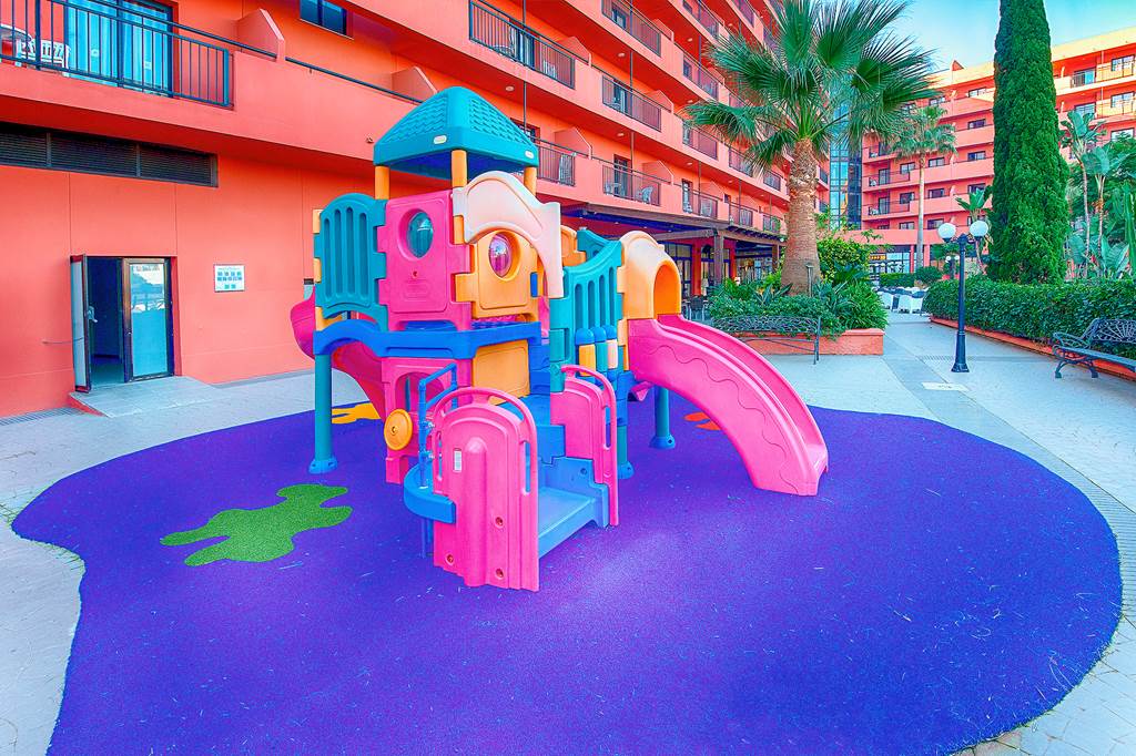 AGP_70030_Fuengirola_Beach_0319_12.jpg