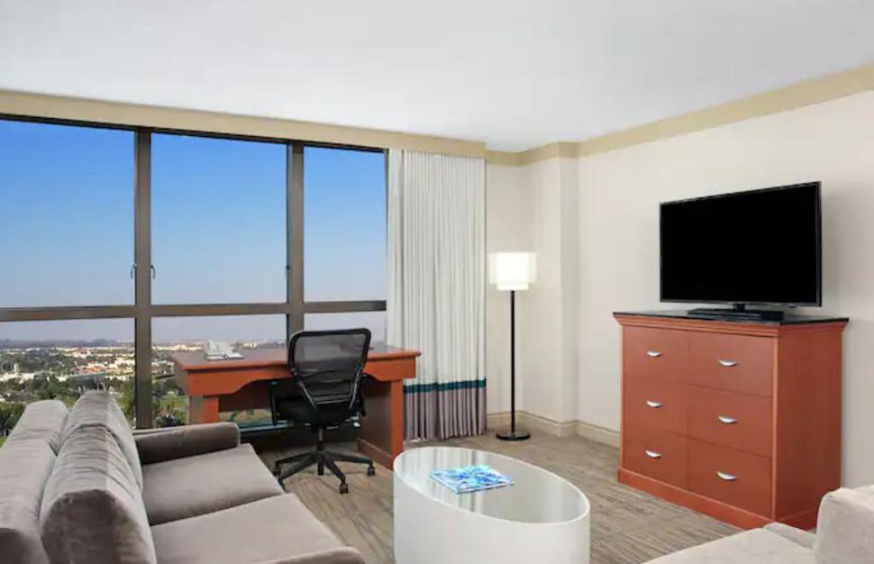 DoubleTree-by-Hilton-Miami-Airport-9.jpg