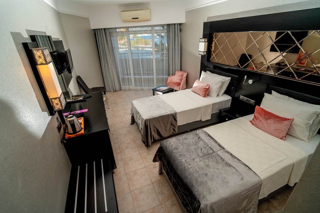 DLM_81213_Ideal_Prime_Beach_Hotel_0124_16.jpg