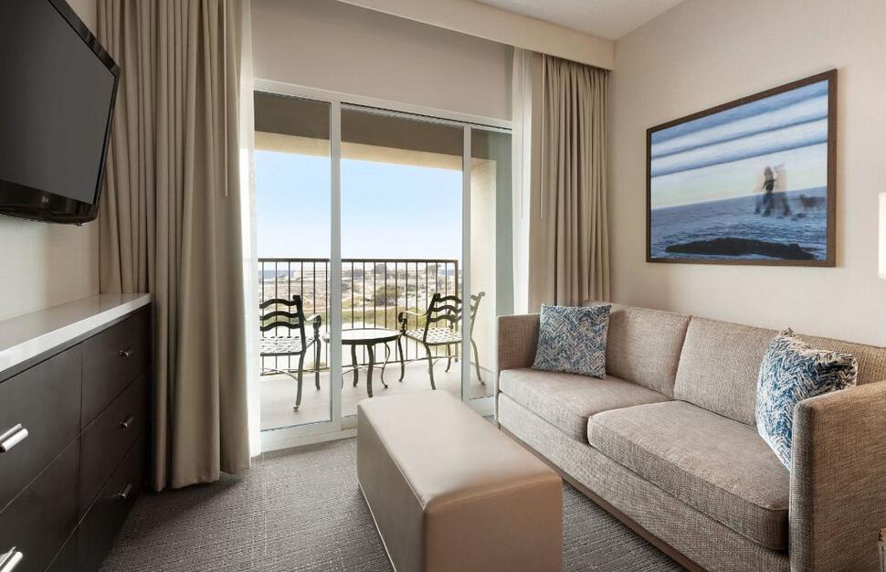 Embassy-Suites-by-Hilton-Monterey-Bay-Seaside-9.jpg