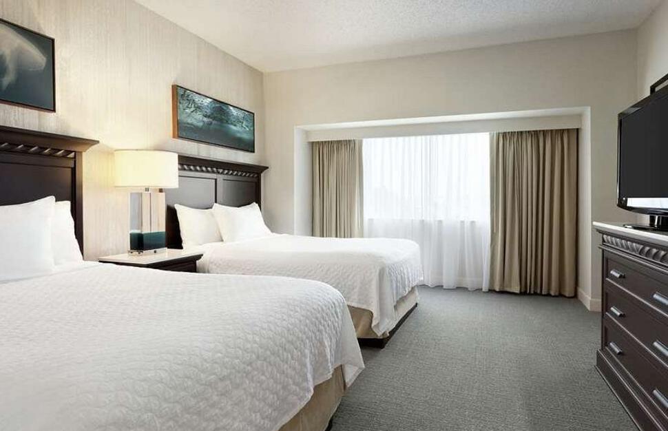 Embassy-Suites-by-Hilton-Monterey-Bay-Seaside-2.jpg