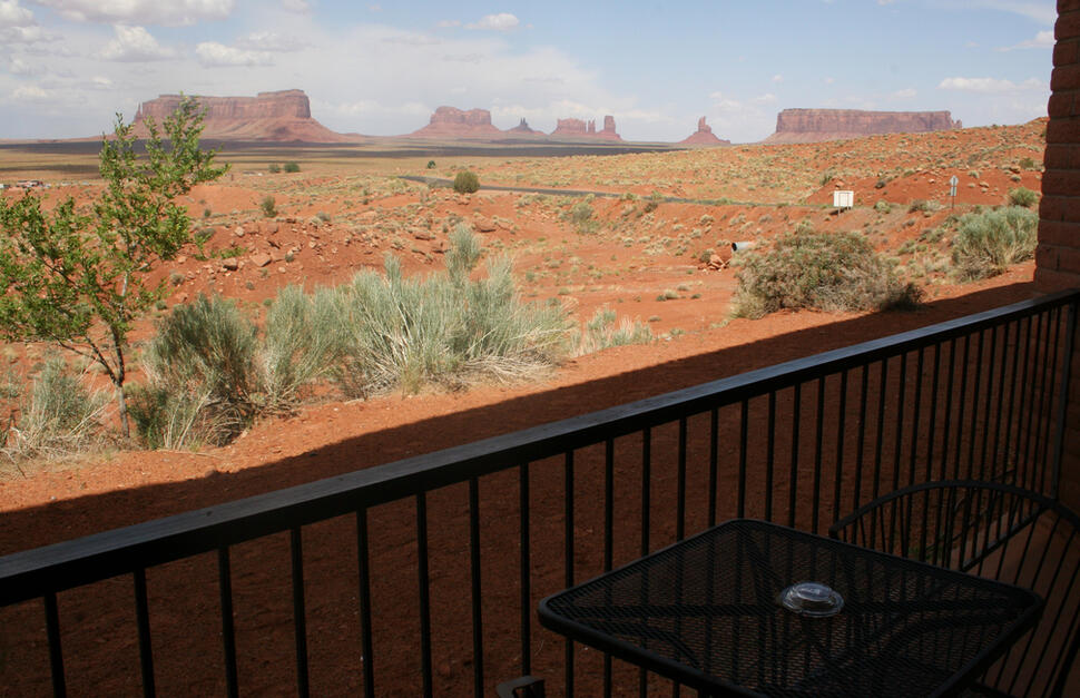 Gouldings-Lodge-1.jpg
