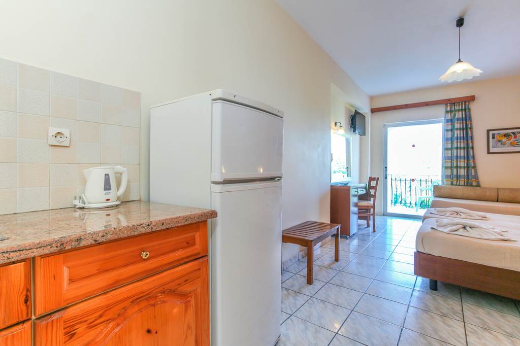 ZTH_71150_Village_Inn_0719_26.jpg