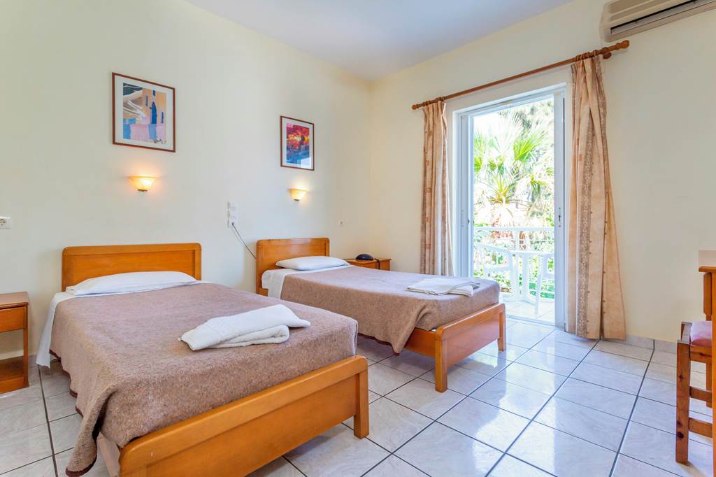 ZTH_78386_Sunshine_Hotel_0719_09.jpg