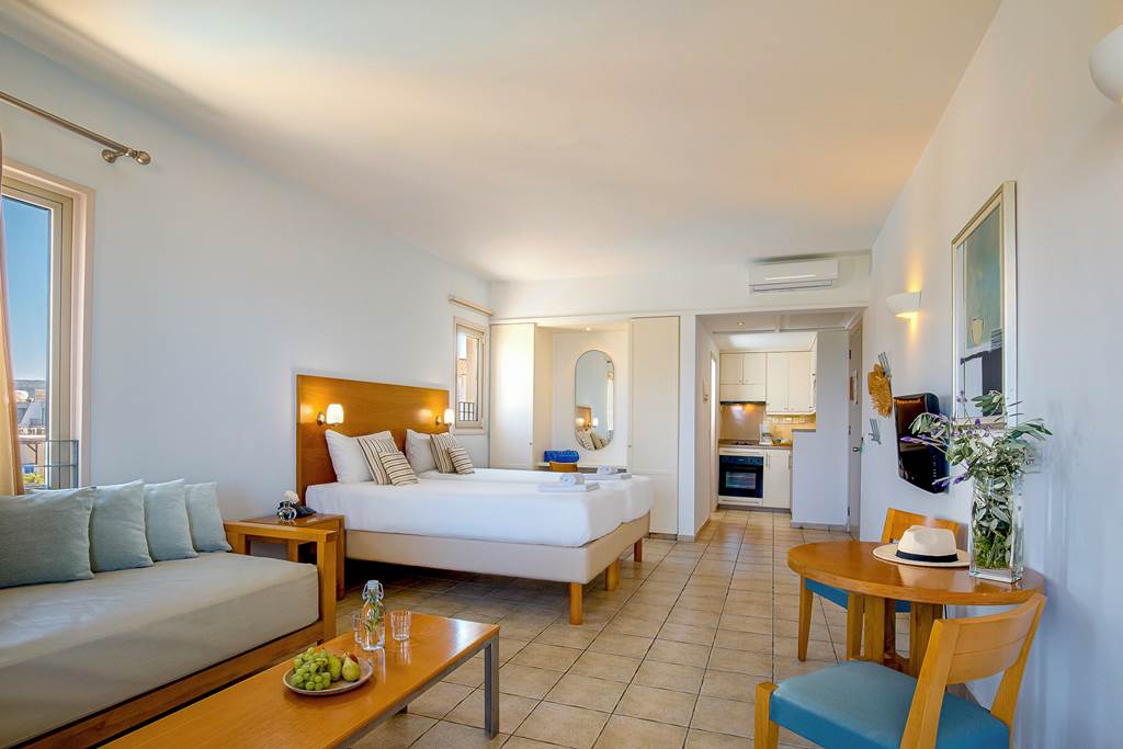 LCA_74886_Louis_Althea_Beach_Hotel_0823_06.jpg