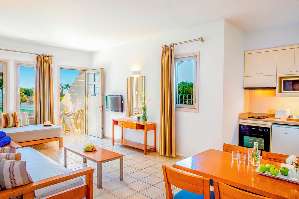 LCA_74886_Louis_Althea_Beach_Hotel_0124_10.jpg