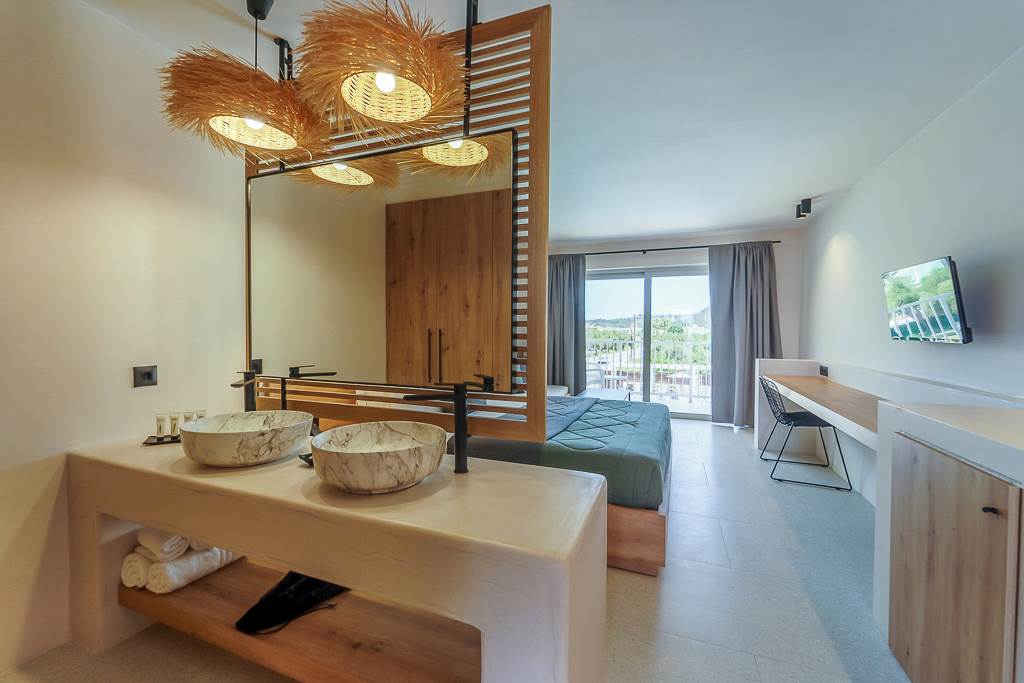 ZTH_70741_Filoxenia_Hotel_0824_02.jpg