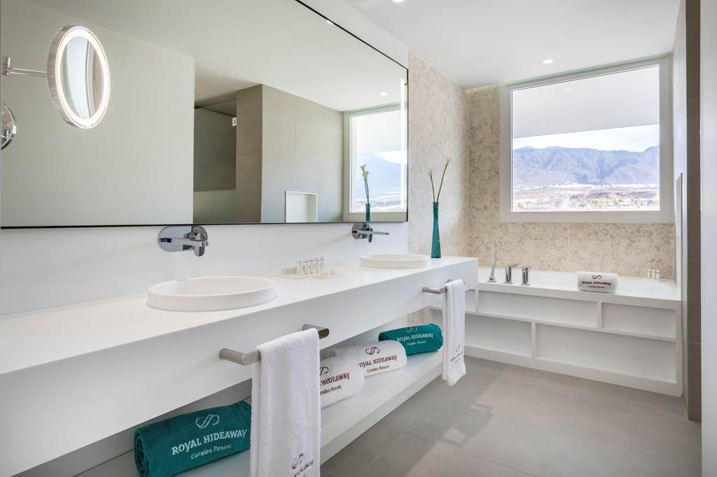 TFS_75650_royal_hideaway_corales_beach_suites_0118_18.jpg