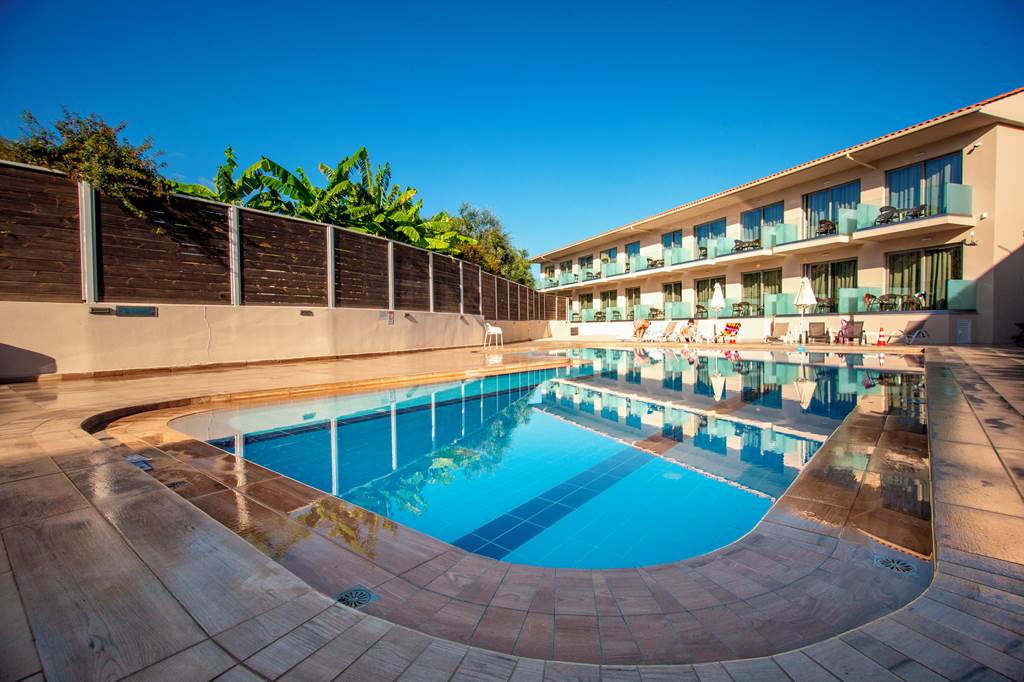 ZTH_74404_Karras_Grande_Resort_1124_07.jpg