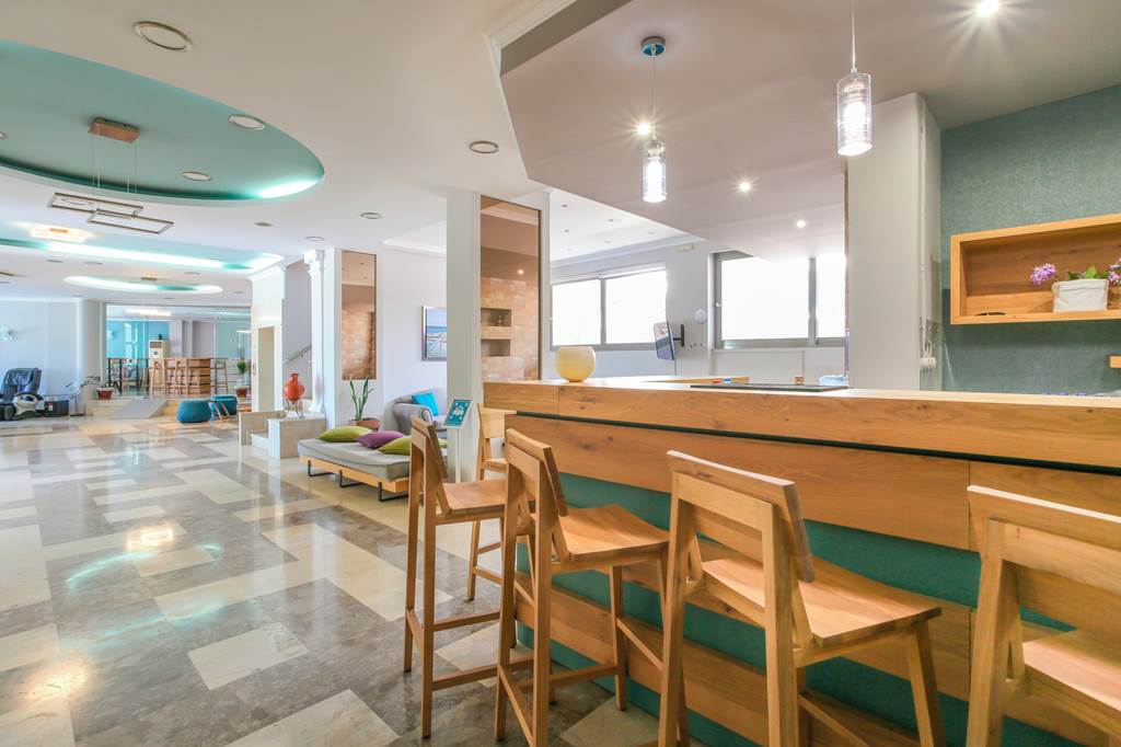 ZTH_74404_Karras_Grande_Resort_0719_15.jpg