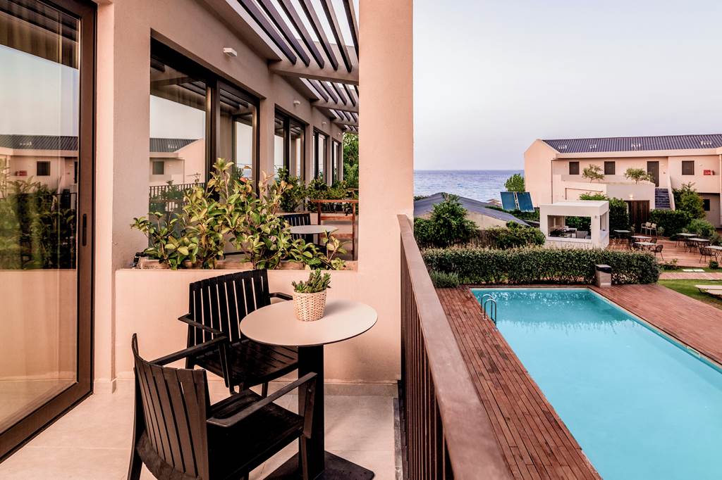 ZTH_82541_The_New_Beach_Hotel_0821_11.jpg