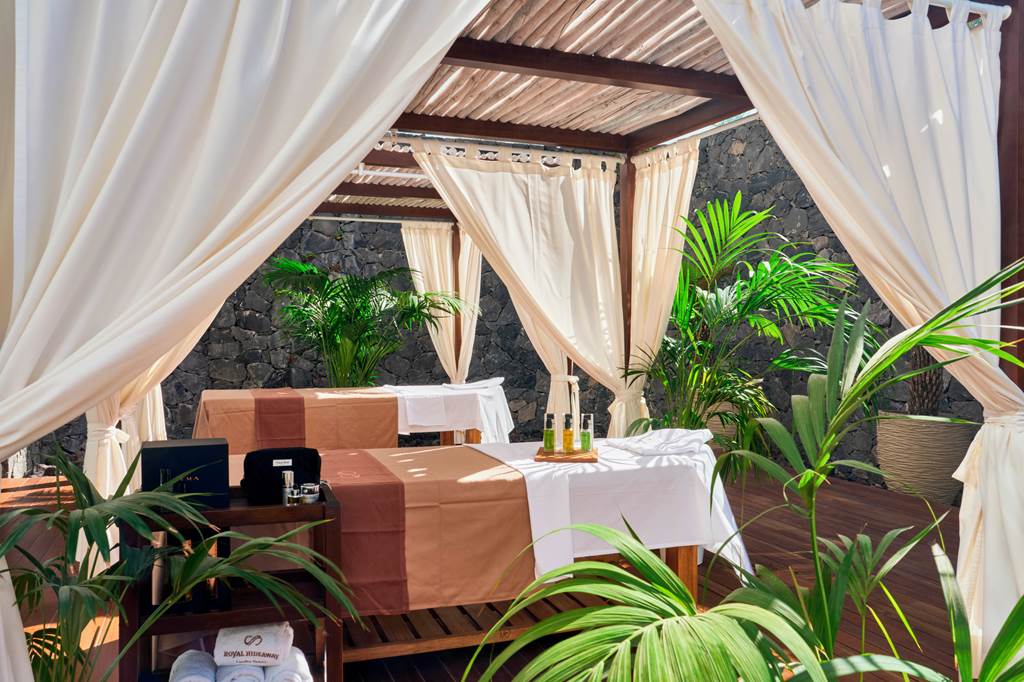 TFS_75649_Royal_Hideaway_Corales_Beach_0325_03.jpg