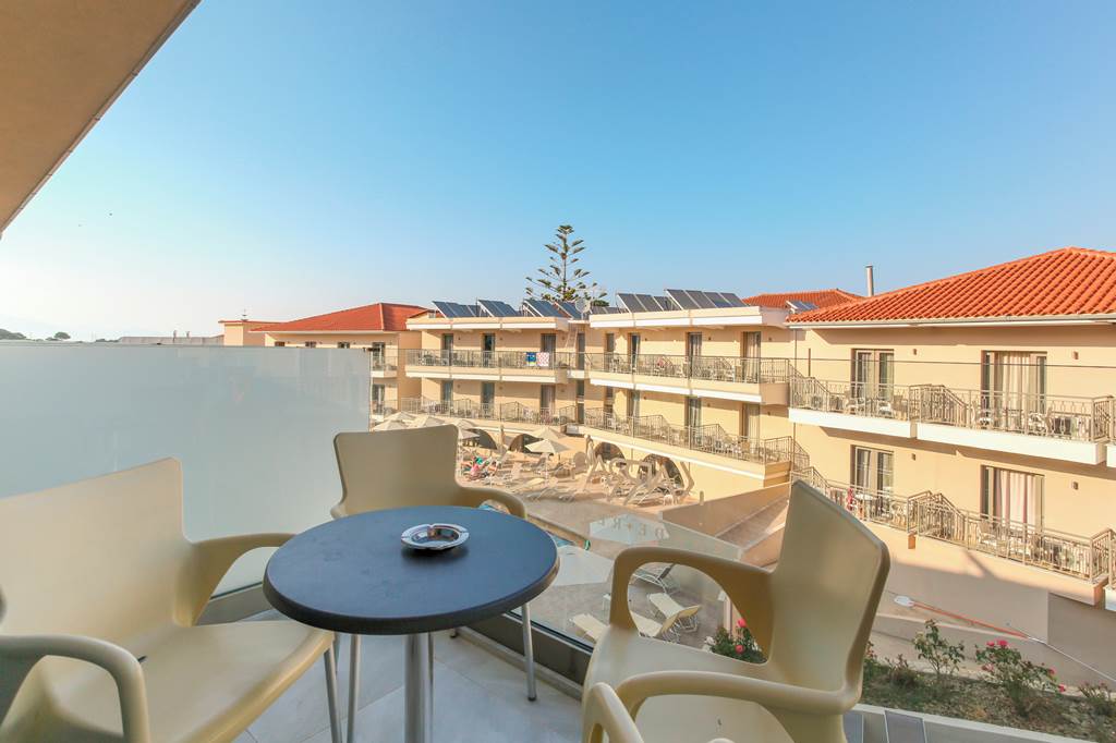 ZTH_74404_Karras_Grande_Resort_0719_11.jpg
