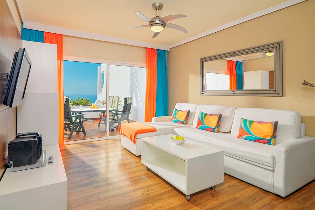TFS_73905_Regency_Torviscas_Apartments_&_Suites_0323_07.jpg