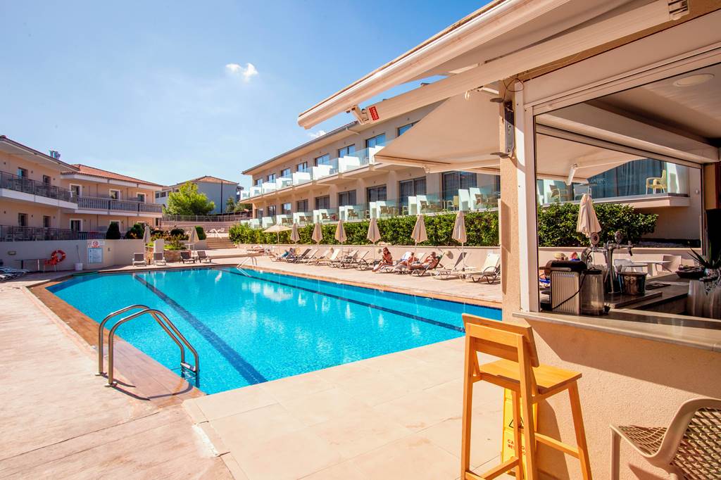 ZTH_74404_Karras_Grande_Resort_1124_05.jpg