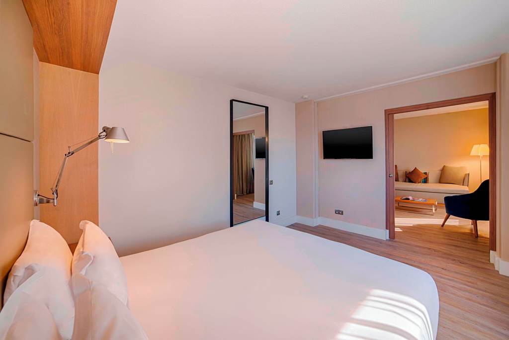 NCE_69746_NH_Nice_Hotel_1123_01.jpg