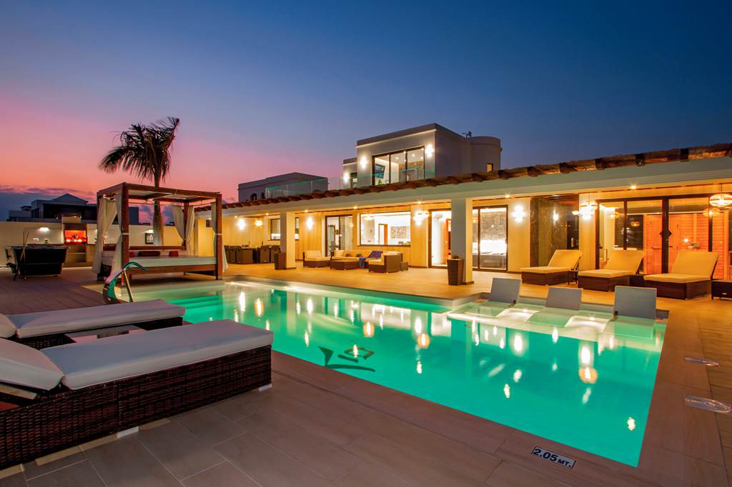 ACE_83455_Villa_Anyaval_1221_01.jpg