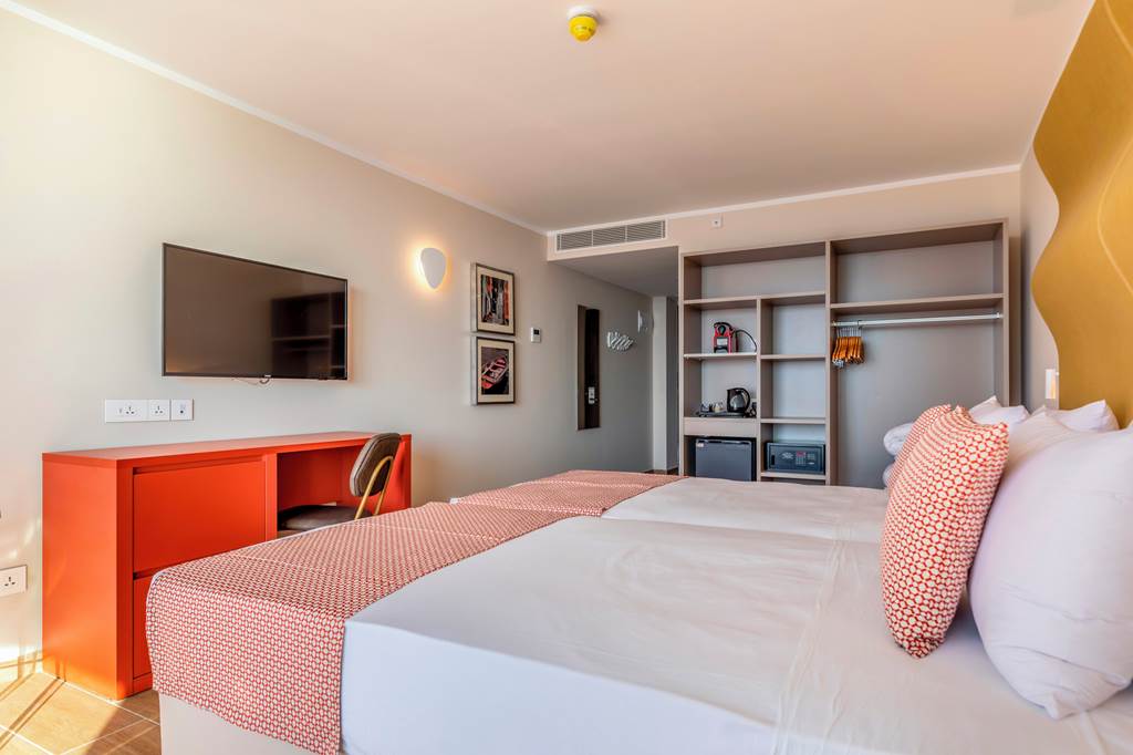 MLA_83456_Seaview_Hotel_1221_25.jpg