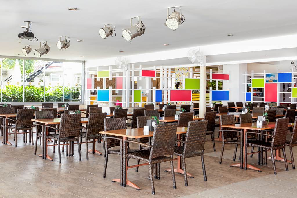 ADB_81204_Club_Lion_Hotel_1019_05.jpg