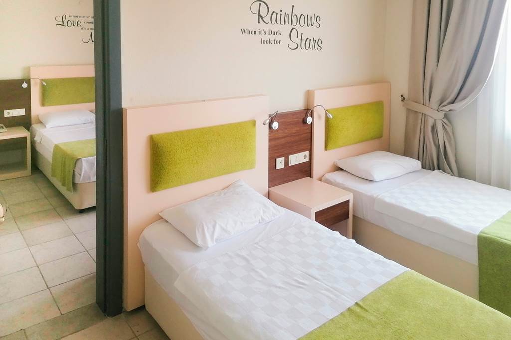 ADB_81204_Club_Lion_Hotel_0123_05.jpg