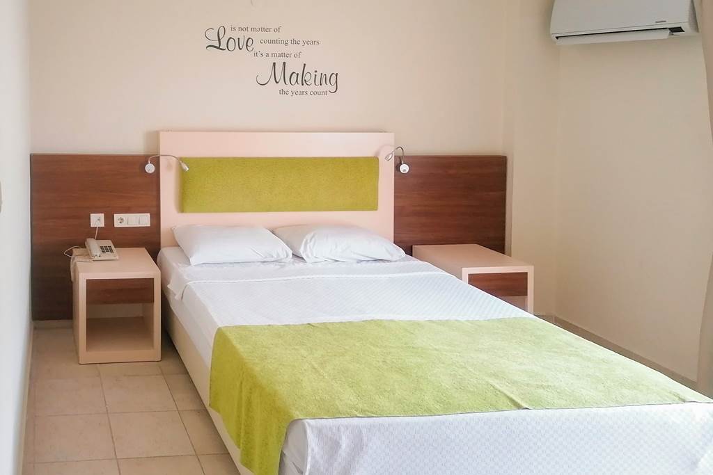 ADB_81204_Club_Lion_Hotel_0123_04.jpg