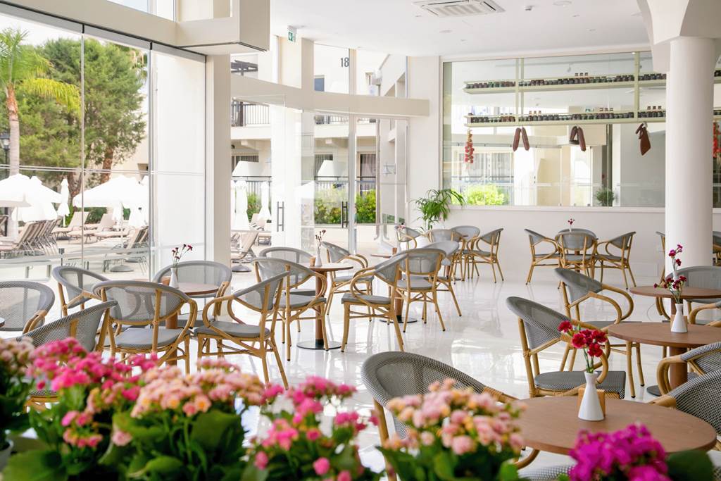 PFO_77100_Louis_Paphos_Breeze_0321_10.jpg