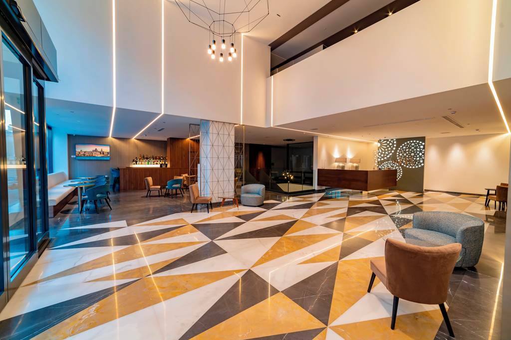 MLA_83404_Mercure_St_Julians_1121_09.jpg