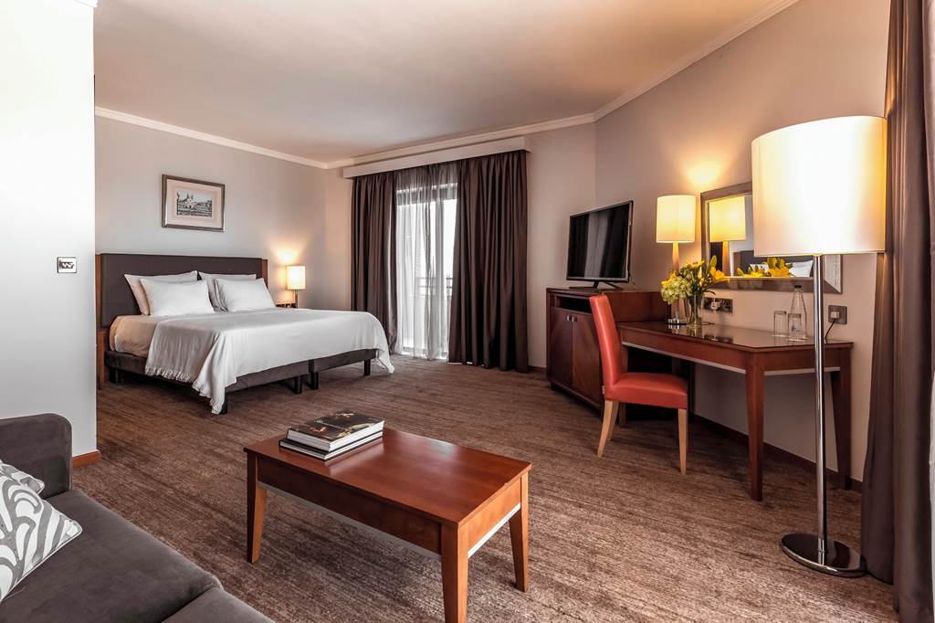 MLA_72791_Radisson_Blu_Resort_St_Julians_0919_02.jpg