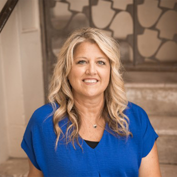 Carla Richards | Real Estate Agent | (620) 786-9812