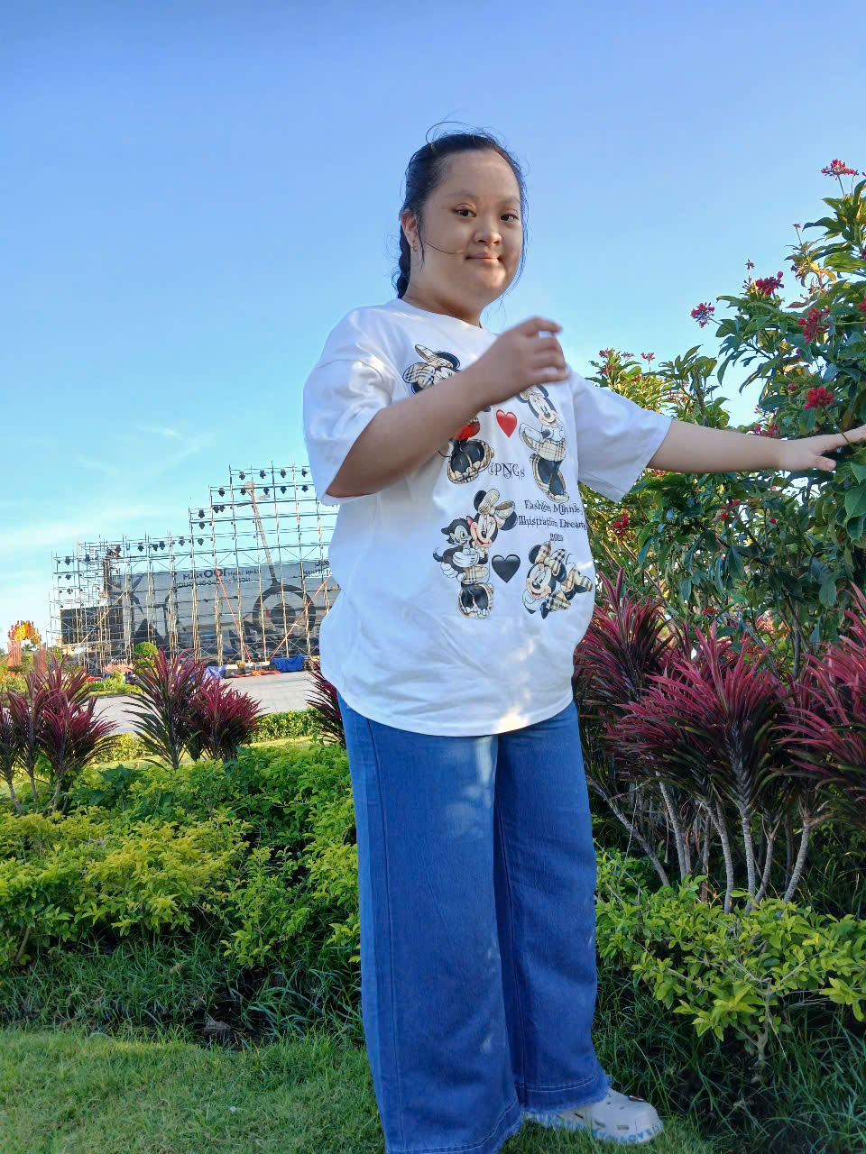 Extend a hand to a teacher in need