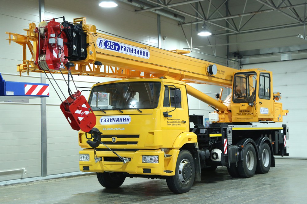 Автокран-вездеход 25 тонн 28 м Галичанин