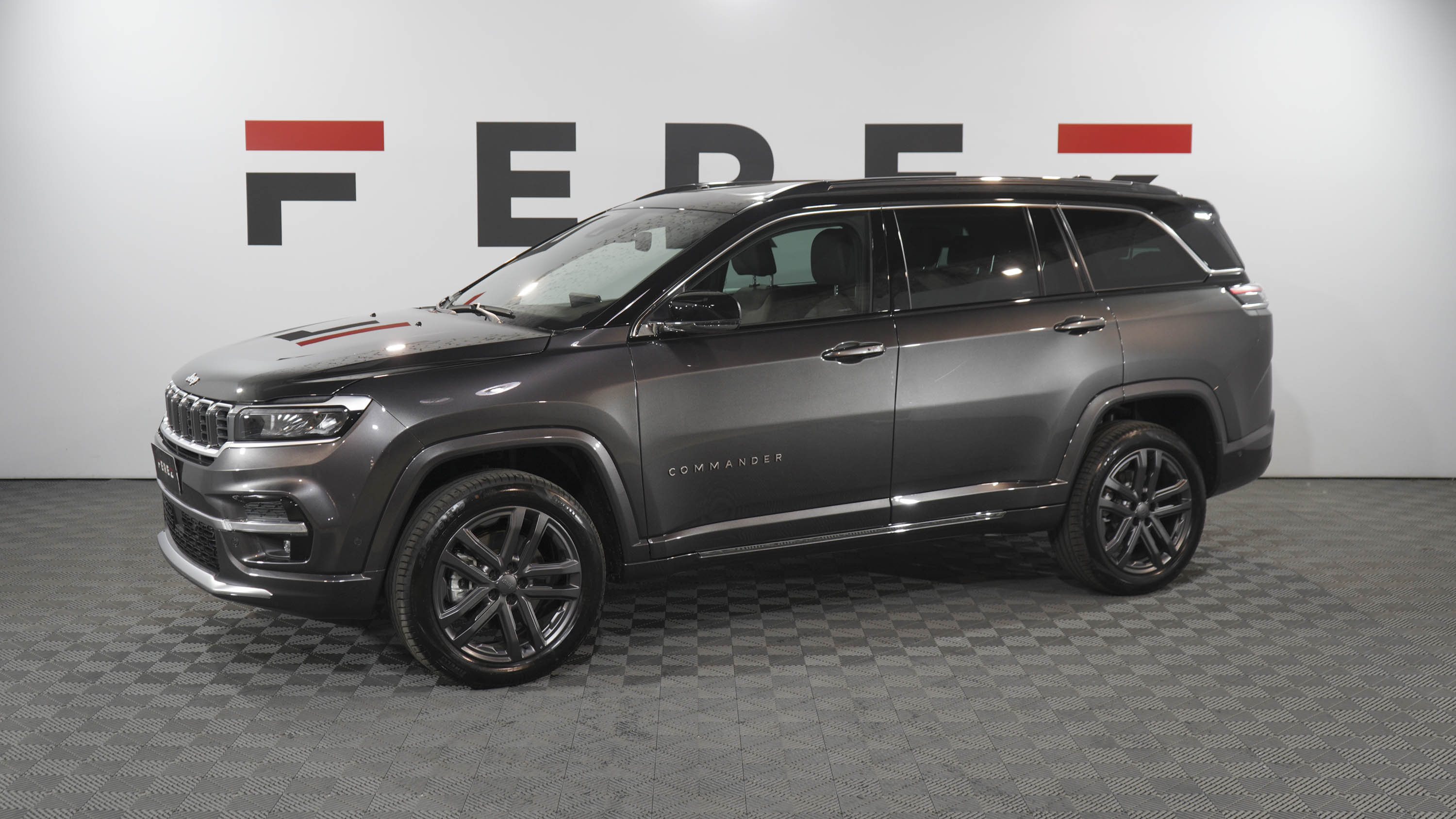 chrysler JEEP COMMANDER 2.0T OVERLAND 4X4 AT9 7AS