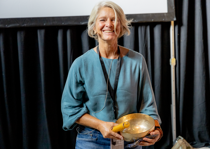 1-Eröffnung-03a Meditation.png