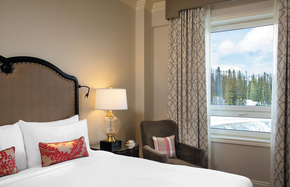 Fairmont-Chateau-Lake-Louise-7.jpg